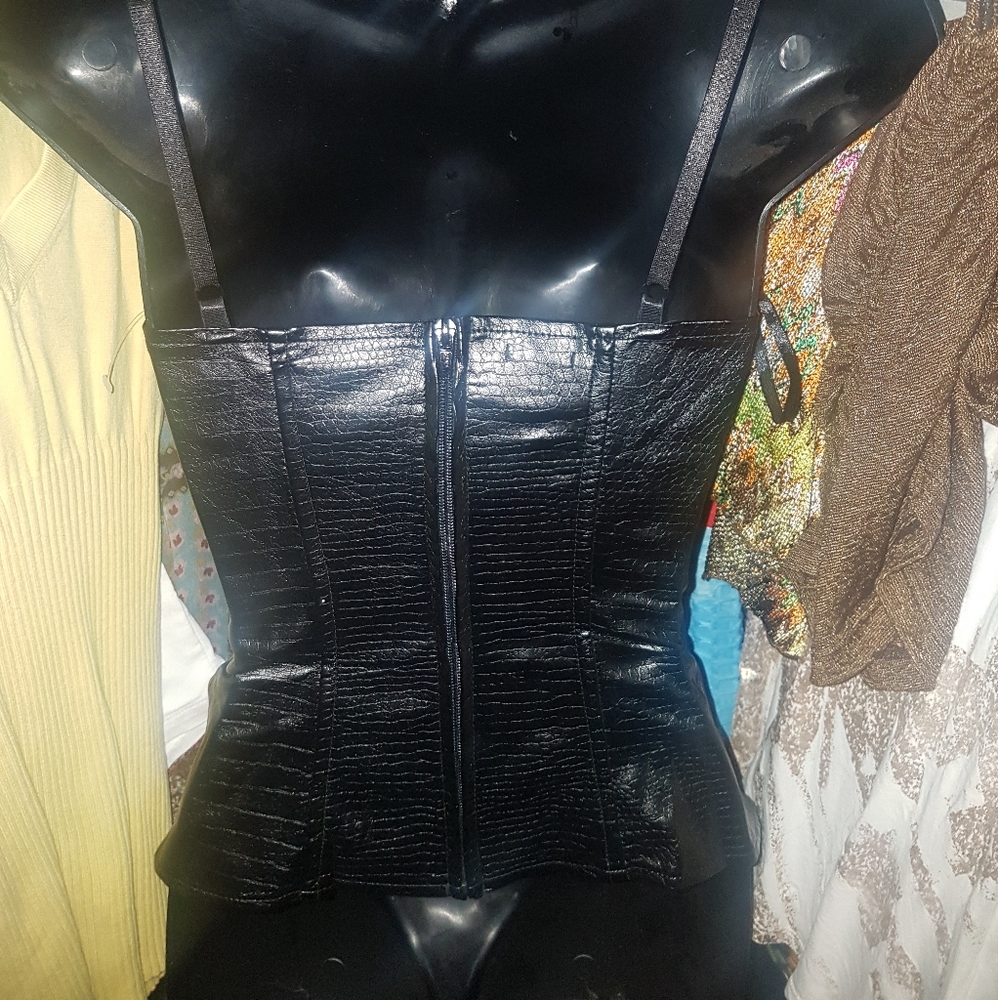 Bustier - Picture 2 of 2